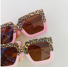 Load image into Gallery viewer, Leopard Sunglasses